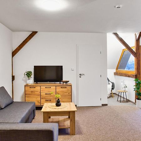 Hotel A Restaurace Ruze Podborany 外观 照片
