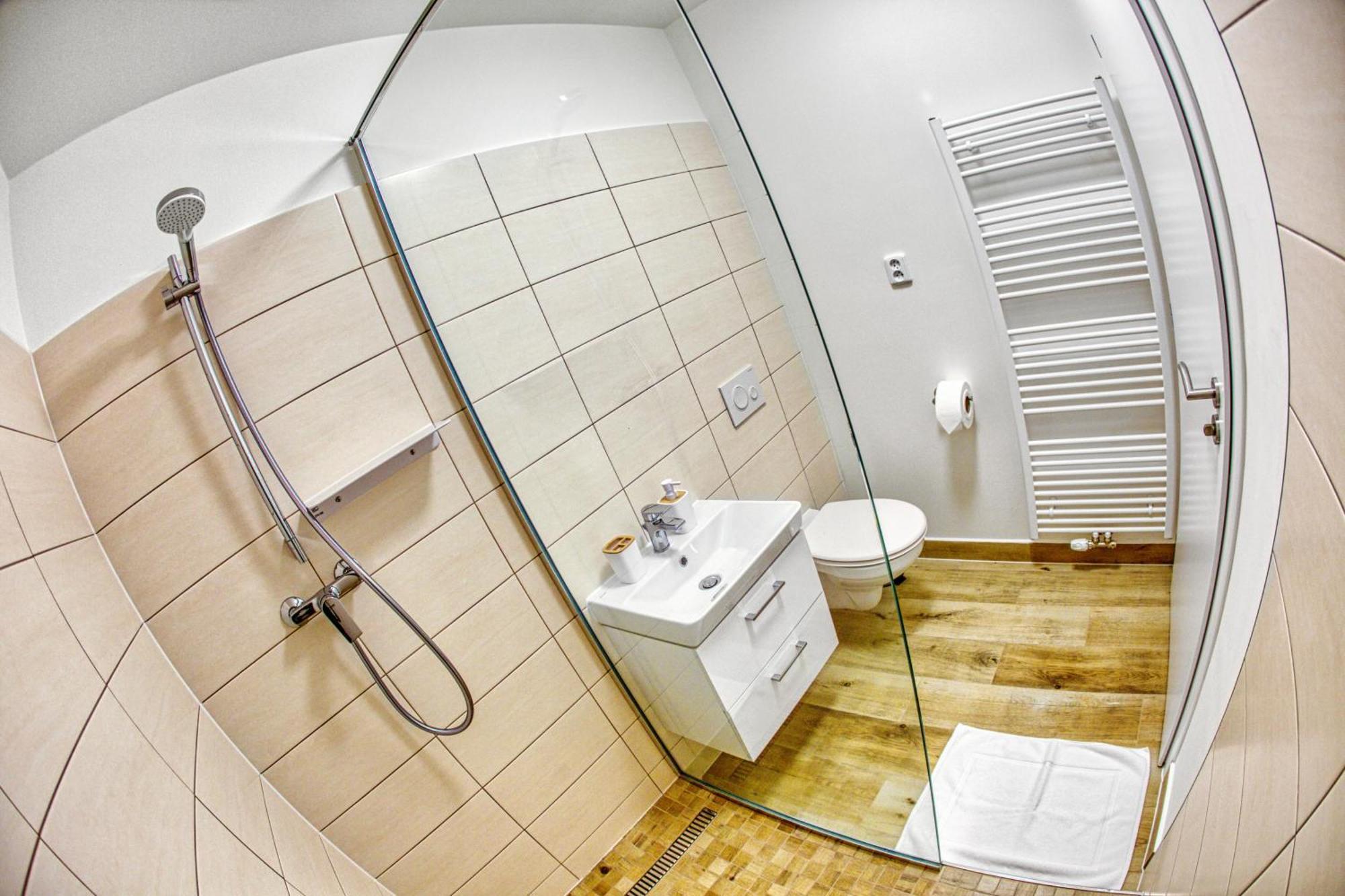 Hotel A Restaurace Ruze Podborany 外观 照片